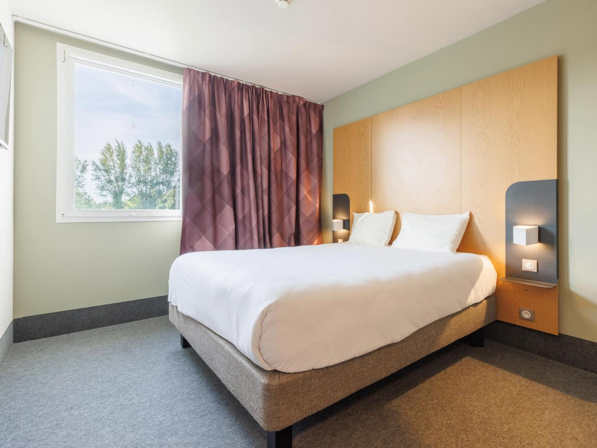 B&B Hotel Clermont-Ferrand Nord Riom Kültér fotó