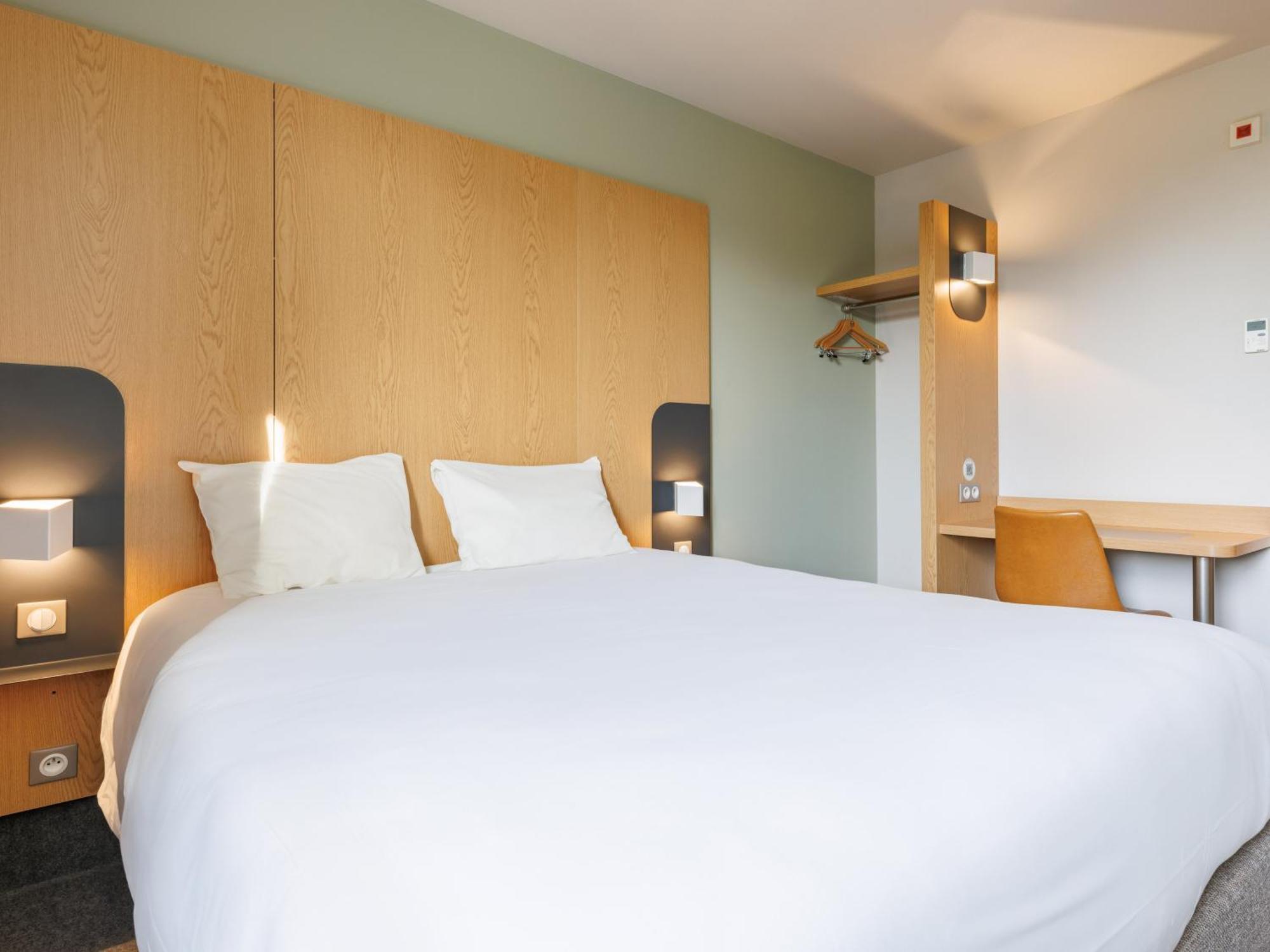 B&B Hotel Clermont-Ferrand Nord Riom Kültér fotó