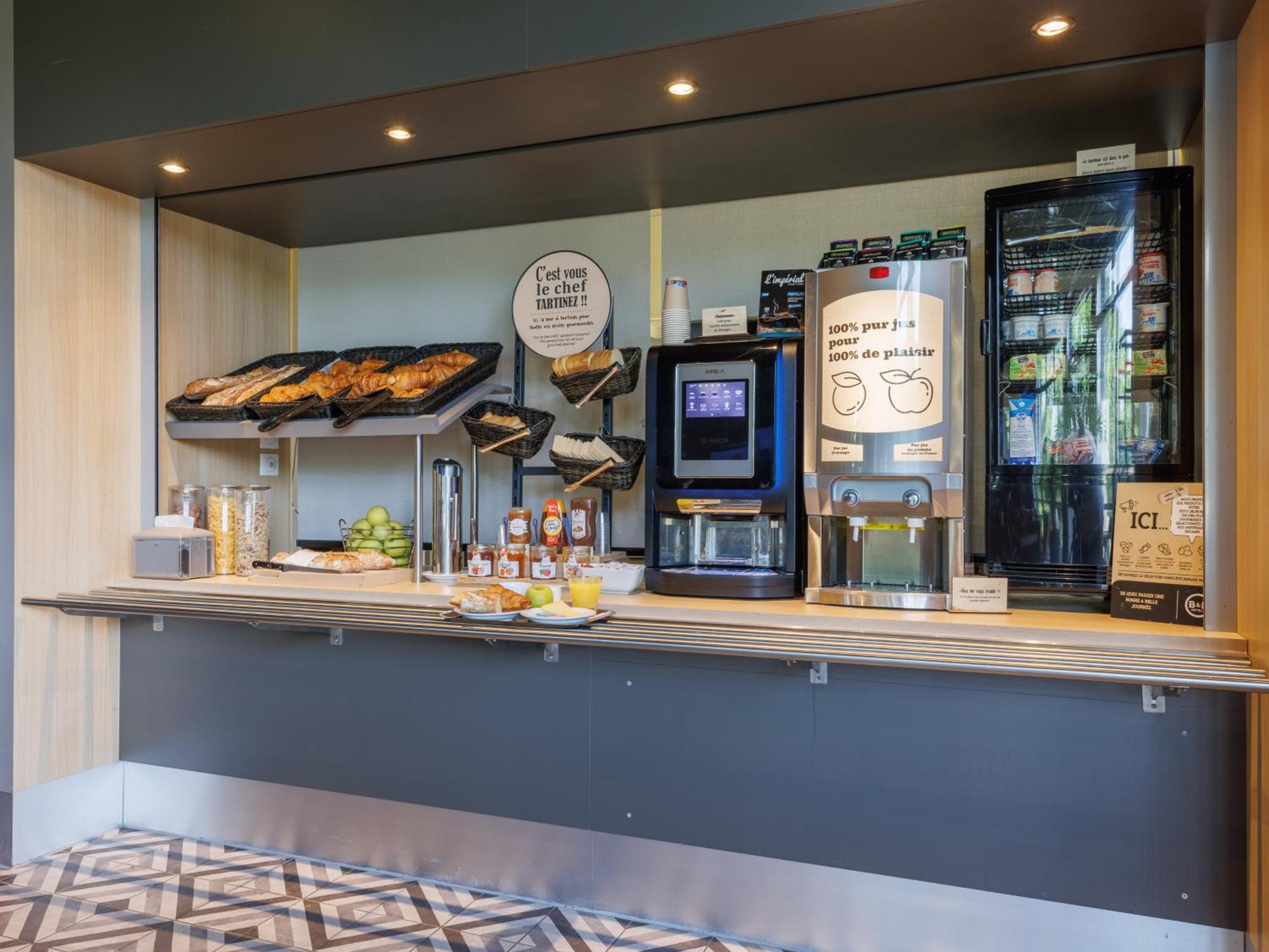 B&B Hotel Clermont-Ferrand Nord Riom Kültér fotó