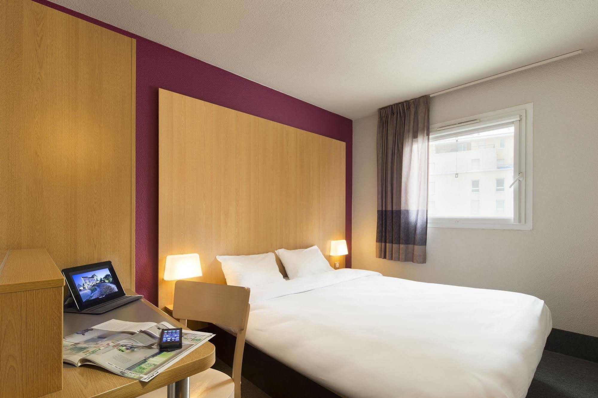 B&B Hotel Clermont-Ferrand Nord Riom Kültér fotó