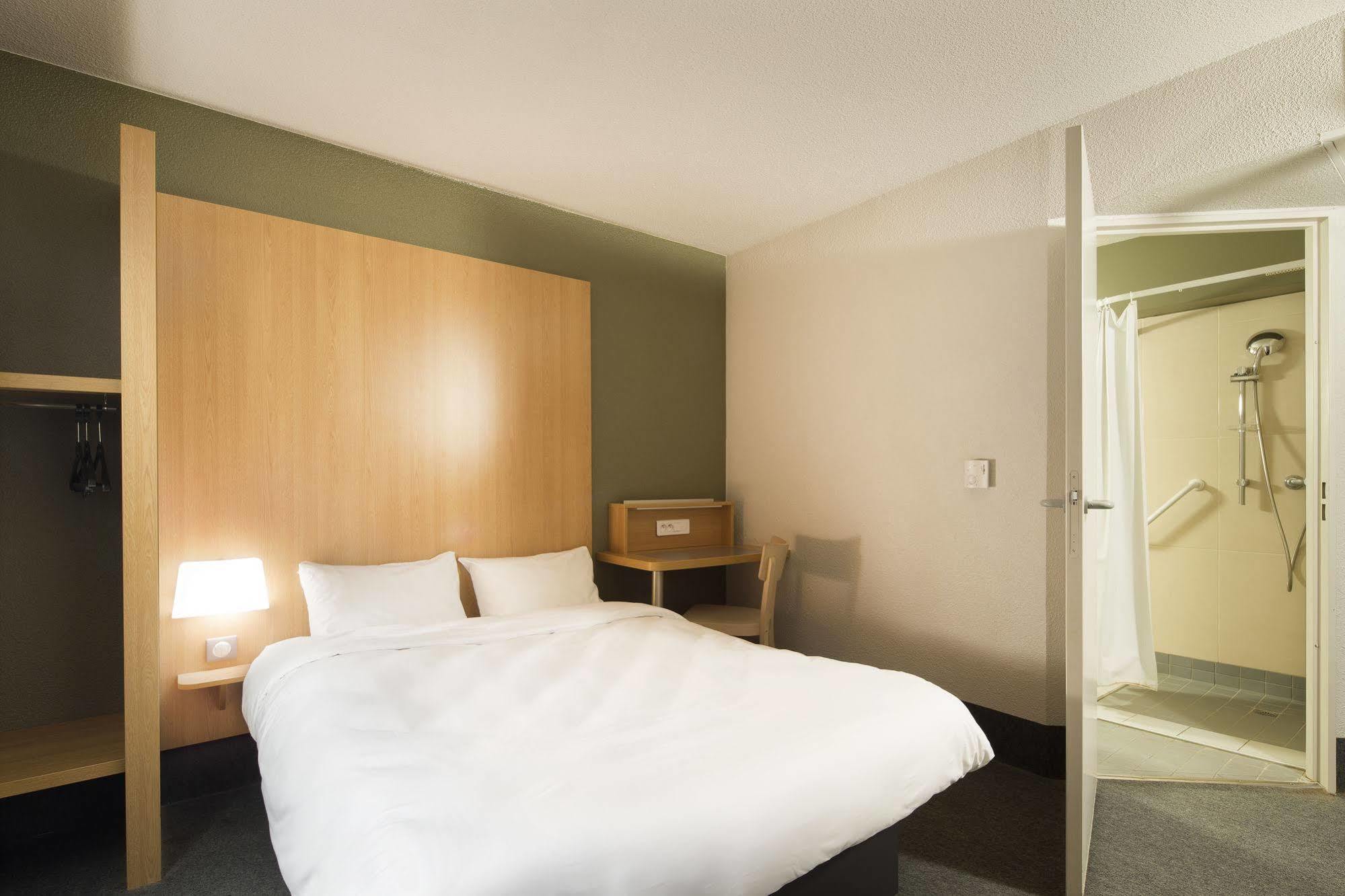 B&B Hotel Clermont-Ferrand Nord Riom Kültér fotó