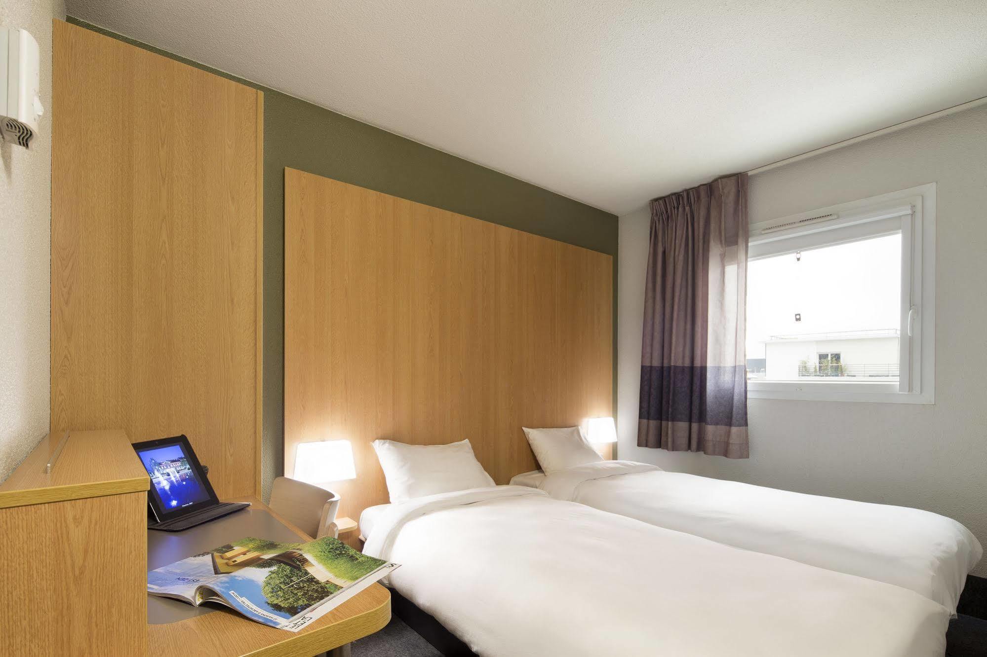 B&B Hotel Clermont-Ferrand Nord Riom Kültér fotó